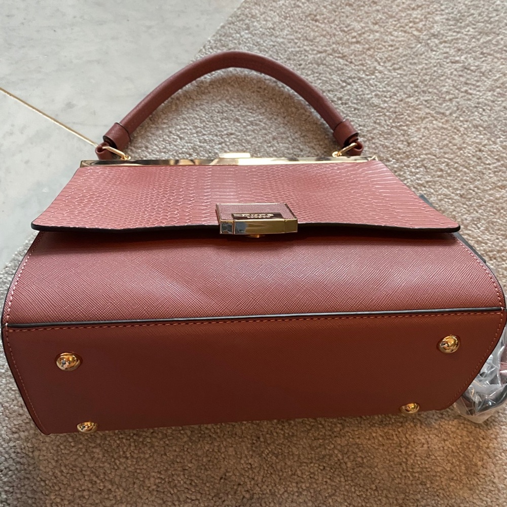 Pink purse - Picture 2 of 5